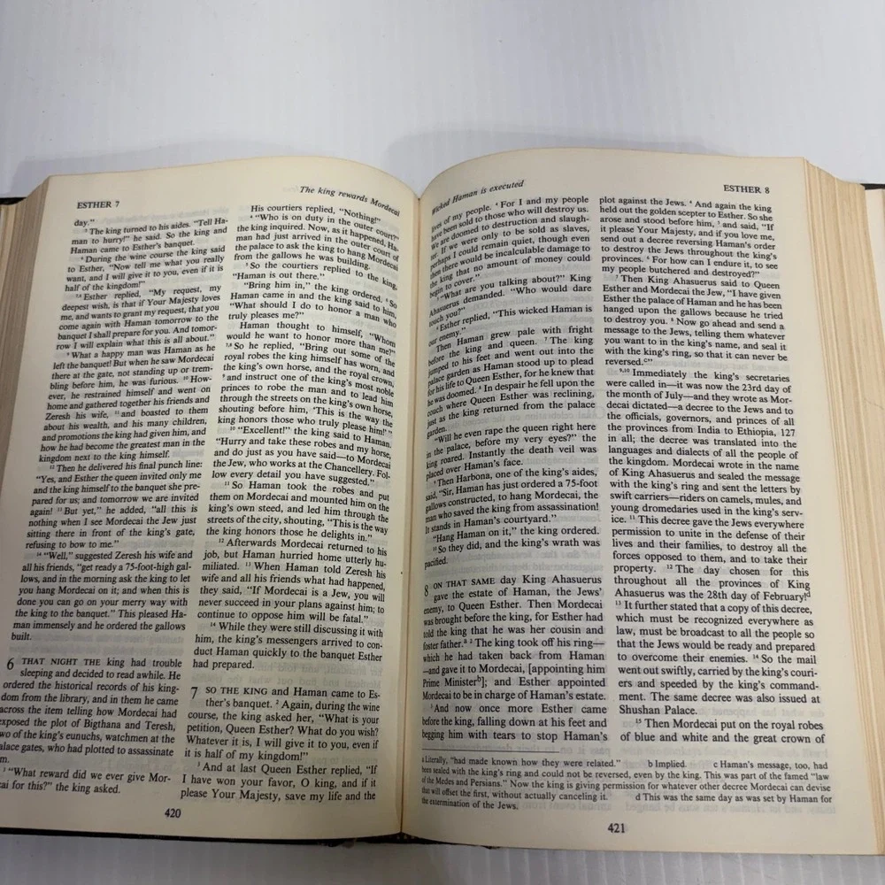 The Living Bible Paraphrased Tyndale House 1973 Vintage Green Hardcover Bible